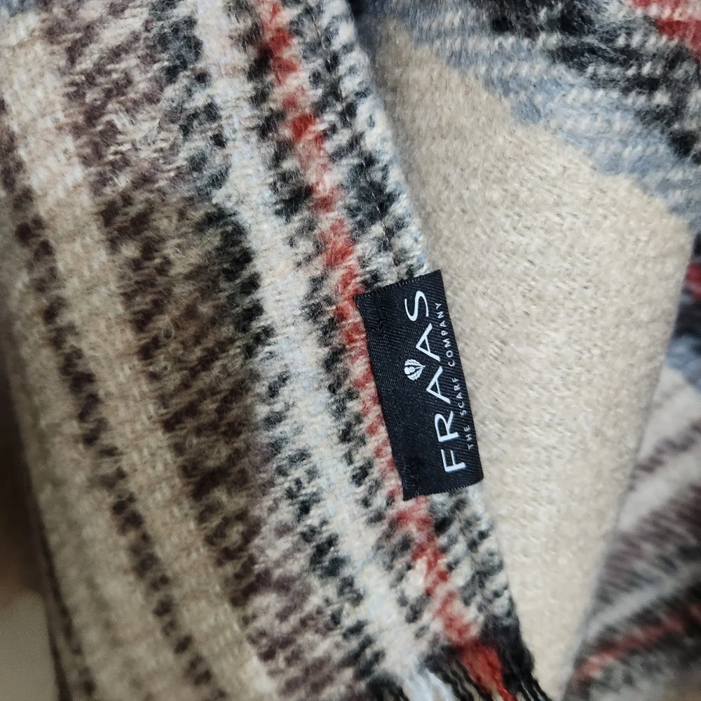 FRAAS The Scarf Company Cape Poncho Plaid Brown /Black Cozy Wrap Onesize - Picture 7 of 8